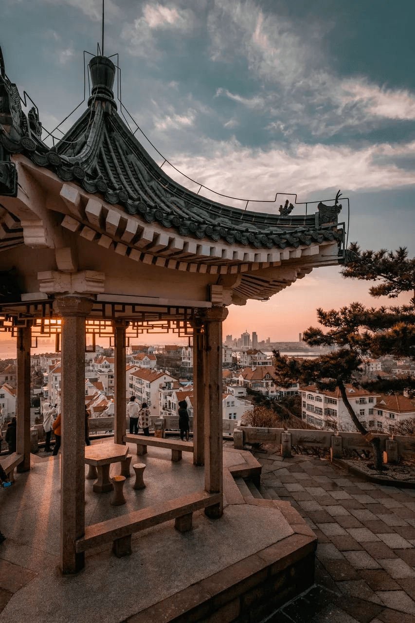 |这座宜居Top1的海滨老城,一到夏天,就美得让人欲罢不能