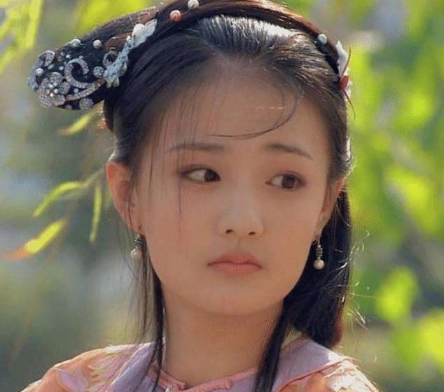 徐璐|徐璐生图暴露真实颜值，被指“大饼脸”，网友：假美女