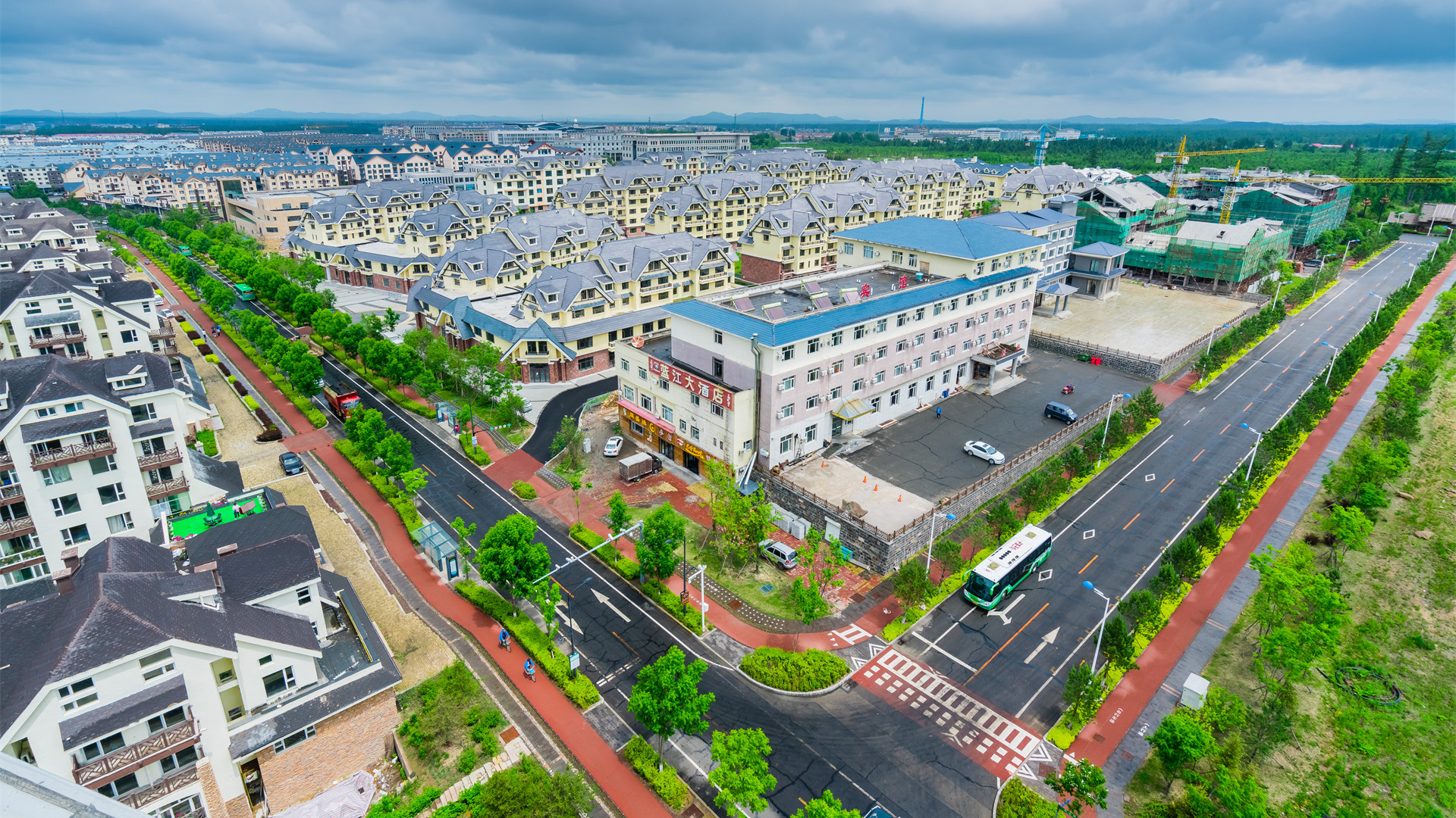 四川省|今年到处40℃，不敢去南方了，避暑还是去东北这3座20℃的小城吧