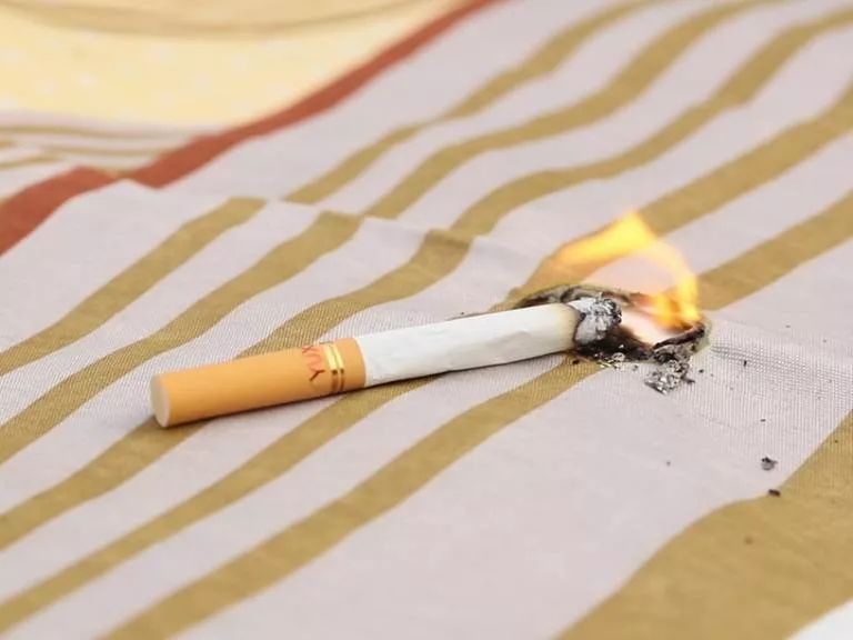 翡翠|翡翠到底能承受得住多少度的高温？