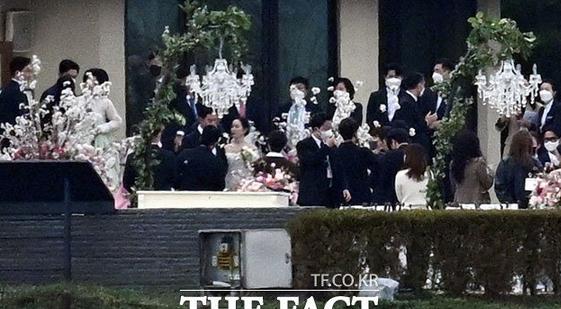 玄彬|玄彬孙艺珍今日大婚,遭肖战粉组团蹭热度,网友:又要开除粉籍?