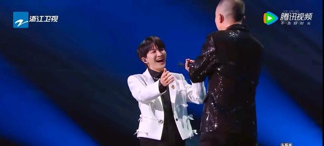 周深|《天赐的声音3》第三期封神,周深GAI获得首轮荣耀金曲实至名归