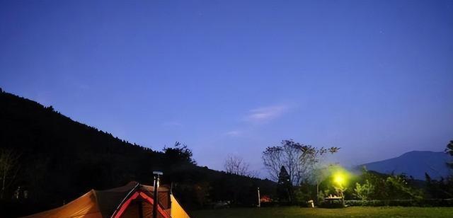 驴友|讨论一下：跟女“驴友”一起去户外旅游露营，住一个帐篷合适吗？