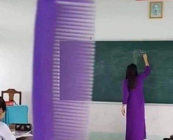 撞衫|学生偷拍“撞衫”教师火了，几乎没有违和感，网友：恰到好处