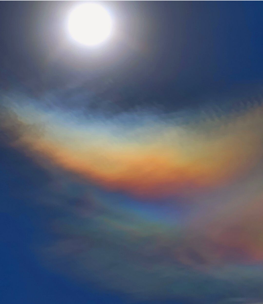 纳木那尼峰|云南丽江现惊艳七彩祥云 天际多彩斑斓美如仙境