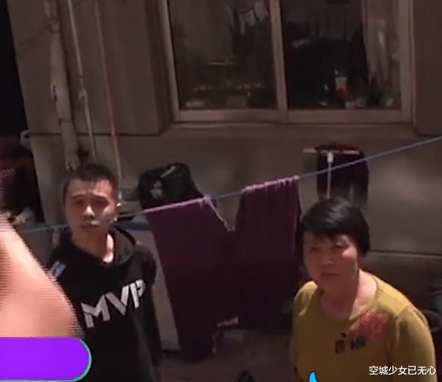 捡漏购买1楼法拍房,入住惹出争房大战,原房主:就怪你花钱了!