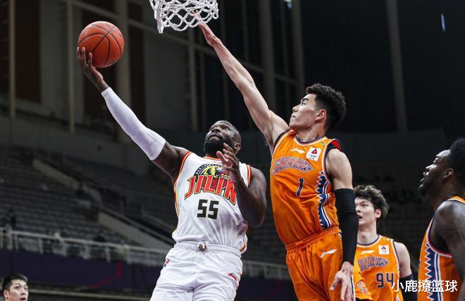 上海男篮|11中2拿8分6犯！上海队惨败揪出罪魁祸首，李春江为自信付出代价