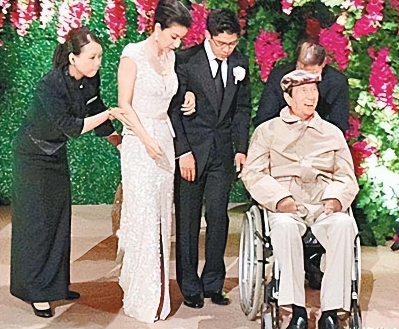 韩雪|\清醒贵妇\郭晶晶：被港圈贵妇排挤获公公撑腰，连夜搬出霍家豪宅