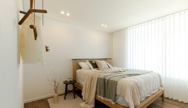 小户型的房子不如直接“去客厅化”,不要沙发、不装电视,省空间