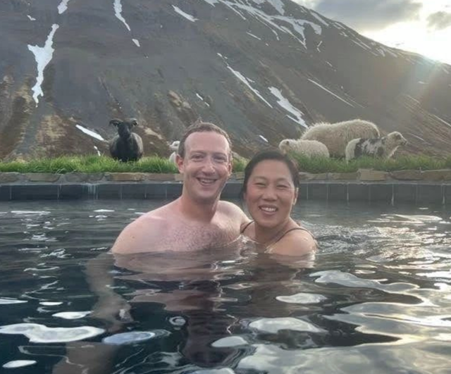 马克·扎克伯格|扎克伯格：穿400元T恤，娶妻被嘲像大妈，如今举止越来越像机器人