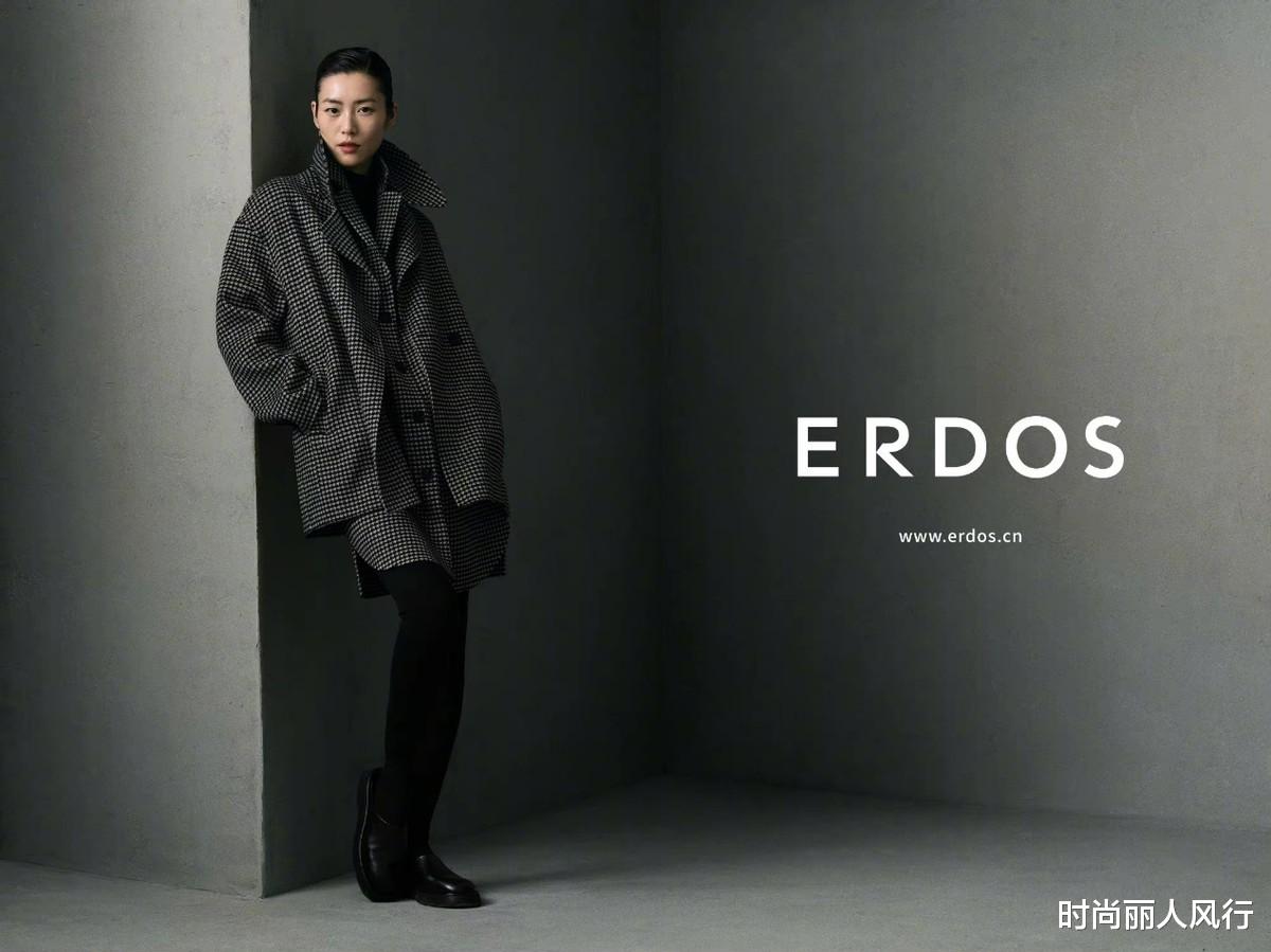 华为|刘雯这次回归排场真大！新恋情绯闻曝光，穿职场装拍广告抢足风头