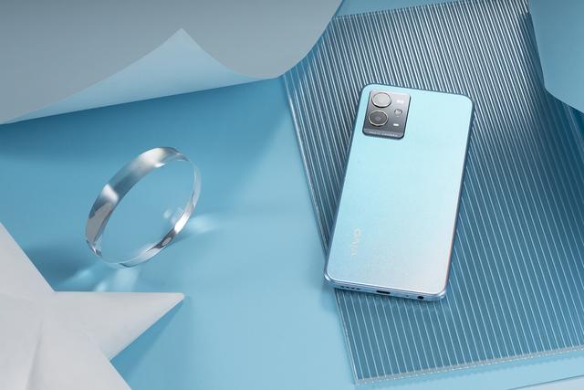 vivo|vivo Y33s图赏：梦幻与灵动交织的“星云蓝”