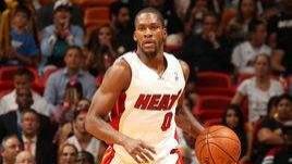 可喜可贺！8小时4人交易签约完成，NBA流浪汉重返赛场