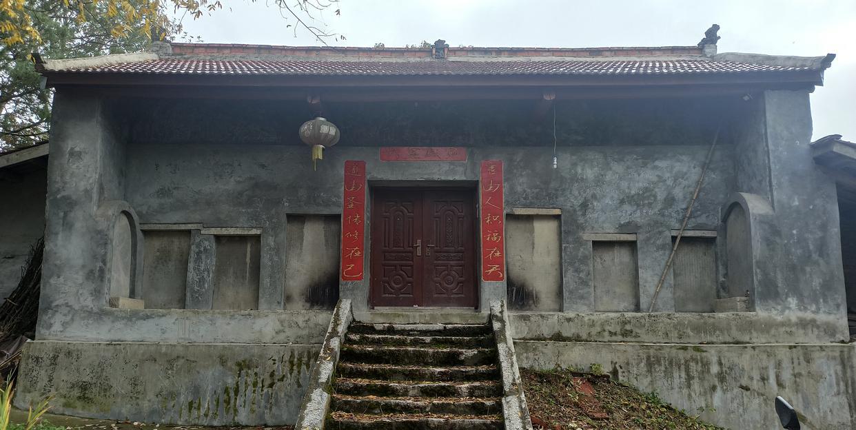 贵州旅游|西乡县的湾对坡,一个新兴网红打卡地,满山秋色惹人爱,游客醉了