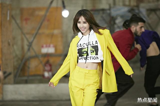 周杰伦|2022上半年歌手收入榜，周杰伦1亿元位居榜首，蔡依林排第三