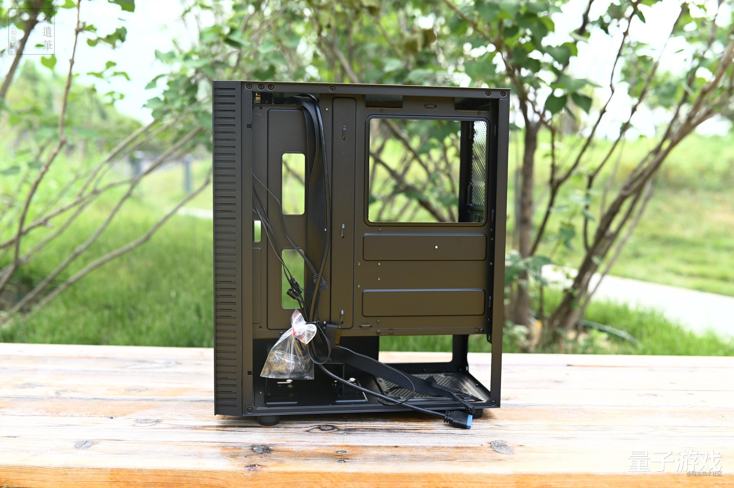 机箱|自带RGB灯条的小机箱，日常办公娱乐小伙伴，ORICO昼夜机箱上手