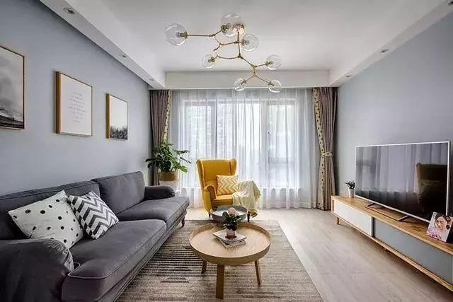 媳妇执意要在卫生间贴花砖，没想到出来的效果这么好看，太美了