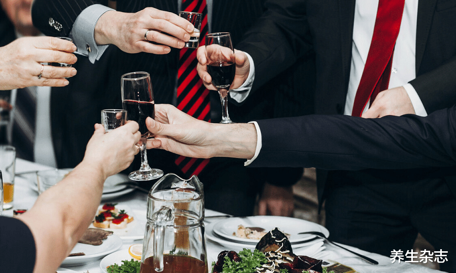 宫寒|多家医院联合声明：禁止食用2素食，吃一口等于在甲状腺上“撒盐”，趁早扔