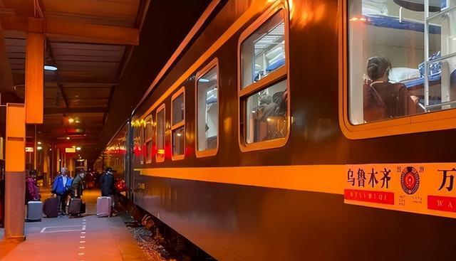宜宾|这是一趟开往新疆的列车，出发吧！来一场此生无憾的旅行！