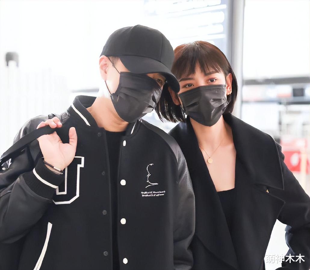 李晓峰|刘恺威认爱李晓峰后同现身，侧视女友眼神甜蜜，女方紧搂小鸟依人