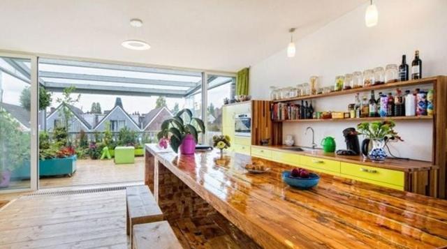 屋顶露台不空着,搭个可移动玻璃房,不怕风吹日晒,也不算违建!