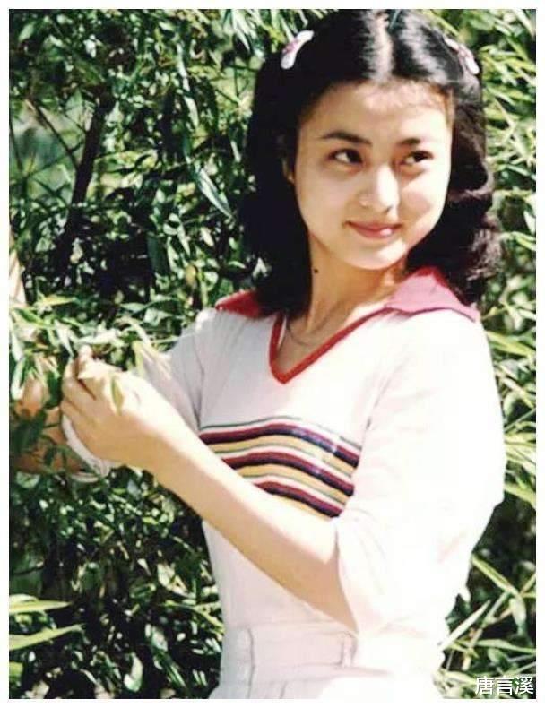李玲玉|2段婚姻，21岁嫁初恋，34岁嫁国外富商，58岁的李玲玉活出了真我