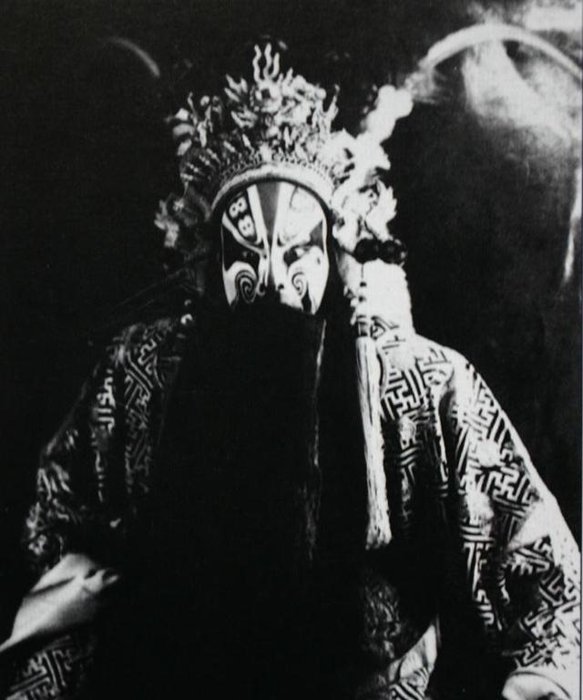 京剧|京剧演员的嗓子很重要，像李少春、关肃霜等名家晚年嗓音都退步了