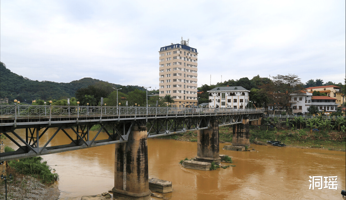 云南|这个小县城，街上有很多性感越南妹子，当地人不用签证就能出国
