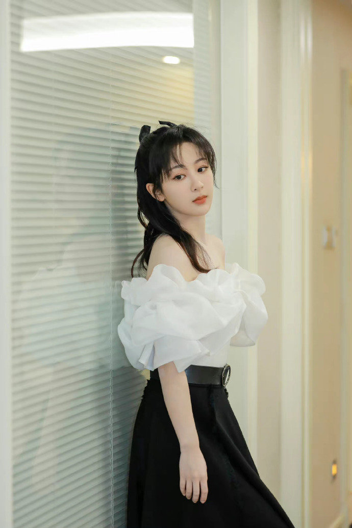 杨紫|杨紫抹胸装唯美迷人