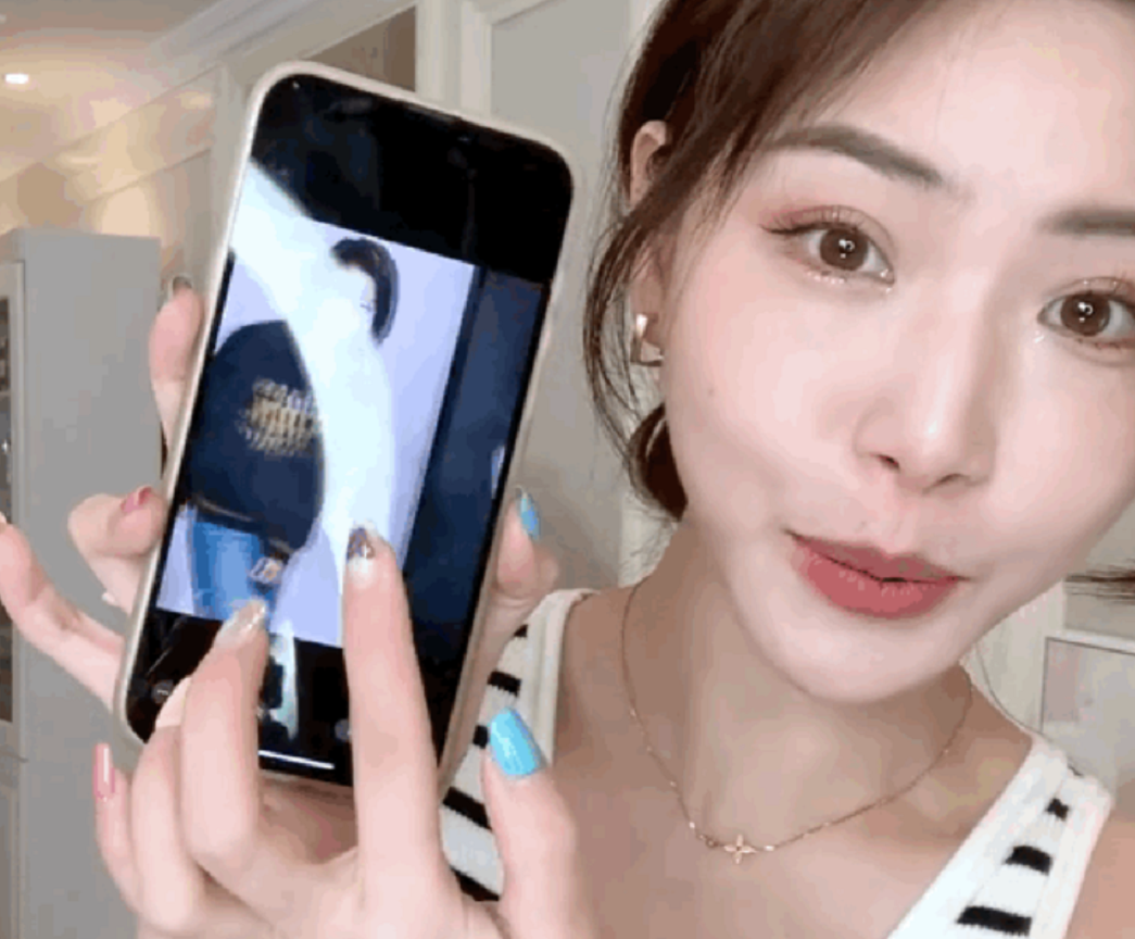 教师|英语老师为做网红辞职,原本是个“乖乖女”,为了爱好放弃职业