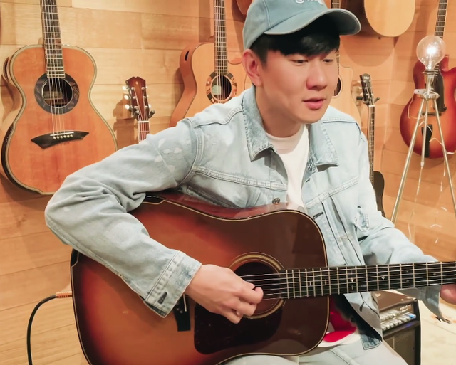 林俊杰|女网友再次喊话林俊杰，晒出多张聊天记录，网友建议其上精神病医院