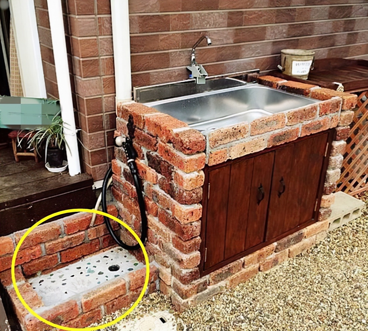 有院子别忘装这\普通物\，成本几百块，不是特别好看却特别实用