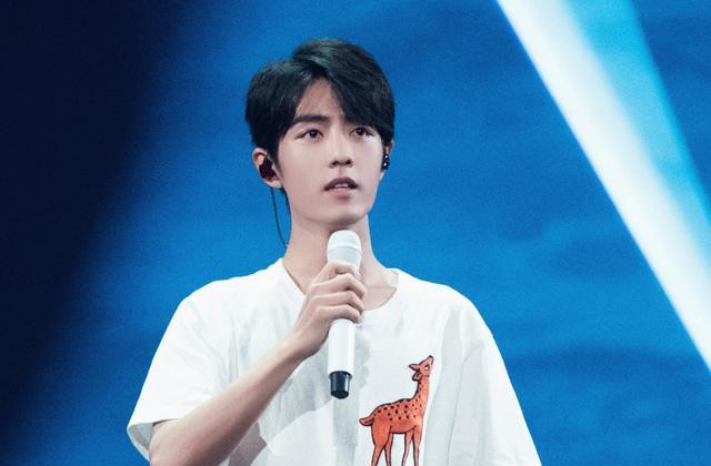 肖战|传媒公司发肖战游园会作品,《中国新闻网》也报道,演绎很潇洒