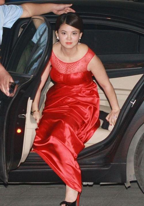 李湘|一顿早餐7000元，一块手表值一套房，炫富一姐李湘到底有多“壕”