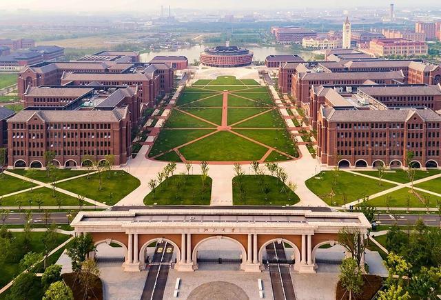 裁员|3所就业率持续下降的985高校，有名校光环也没用了，找工作难