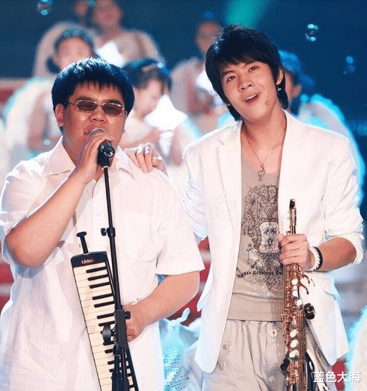 盲人|爆红后,狂妄的“盲人”歌手杨光,终为自己的不可一世付出代价