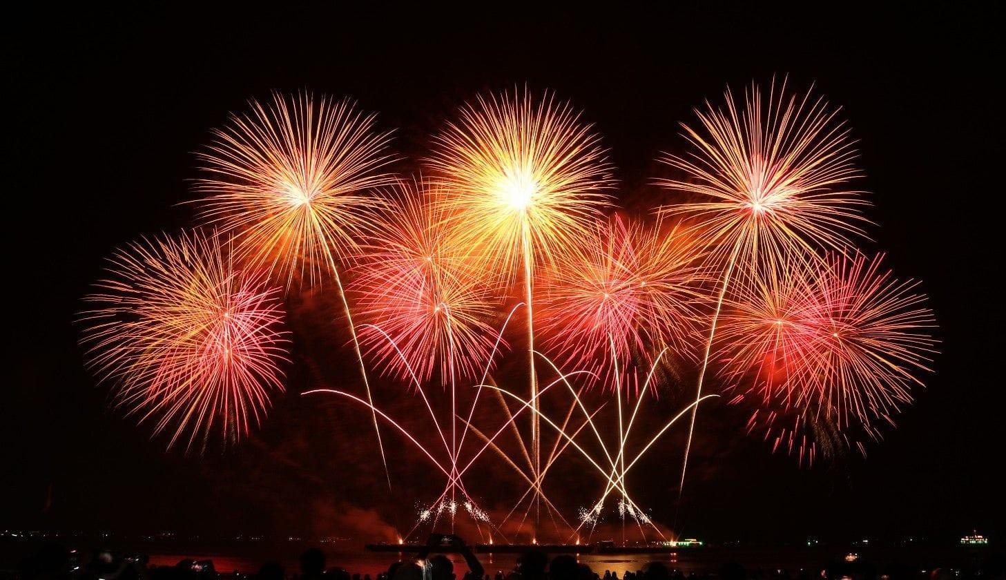 芭提雅|泰国芭提雅国际烟花节 游客挤爆芭提雅海滩