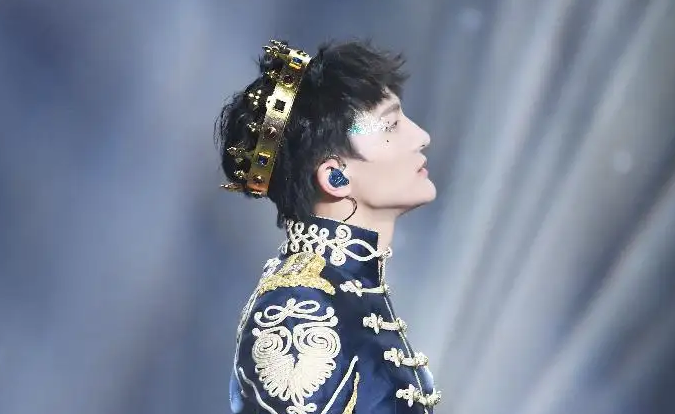 周深|喜欢周深的声音他的音乐，他为人谦和，不骄不躁低调有实力