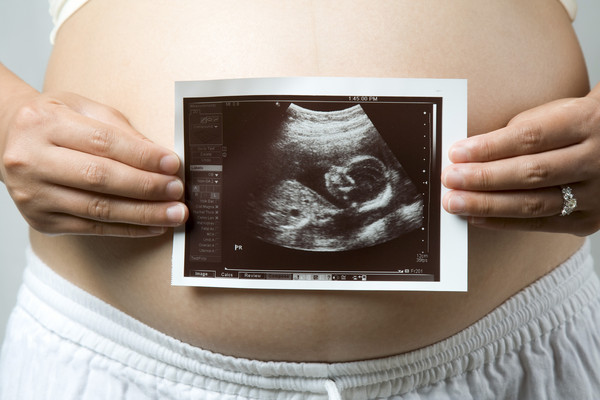 甘肃女大学生近亲结婚?2022还有这种事,医生也劝阻不了
