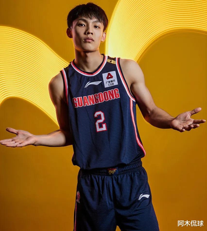徐杰|曹芳直言徐杰赚钱不如自己多，CBA如此低廉工资，为何那么多人挤破头加入