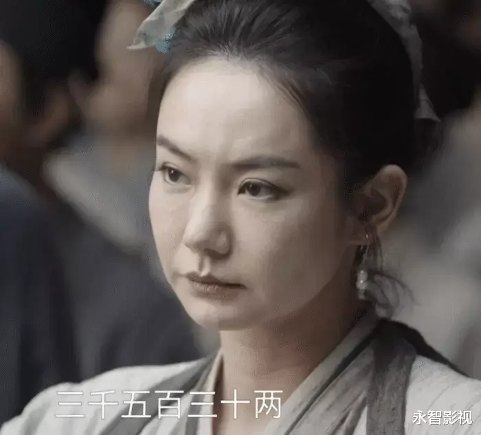 短发 戚薇发文告别新剧角色，晒无滤镜怼脸拍，肌肤粗糙泛油光好真实