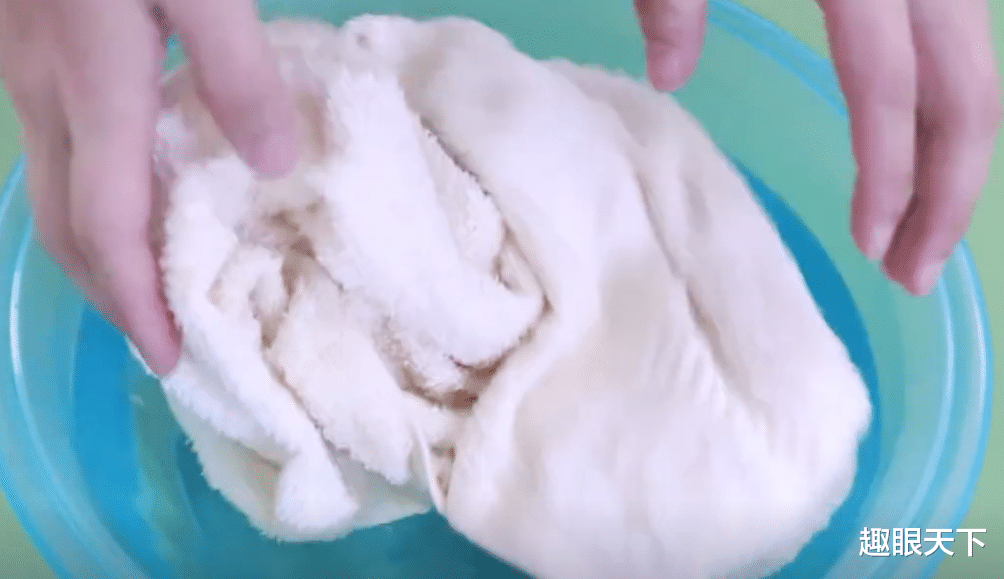 晚上睡觉前,记得在门把手挂一条毛巾,到底有啥好处?早学早受益