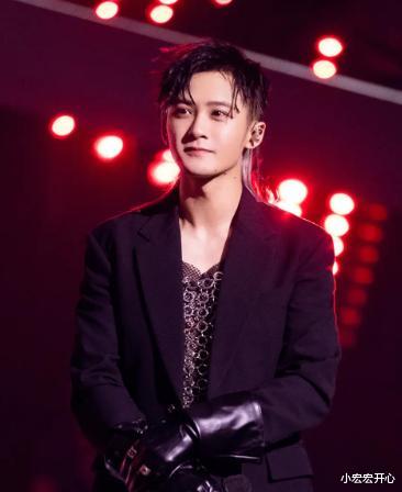 檀健次|檀健次刚上头就下头?与粉丝互动引争议,网友:实在没想到