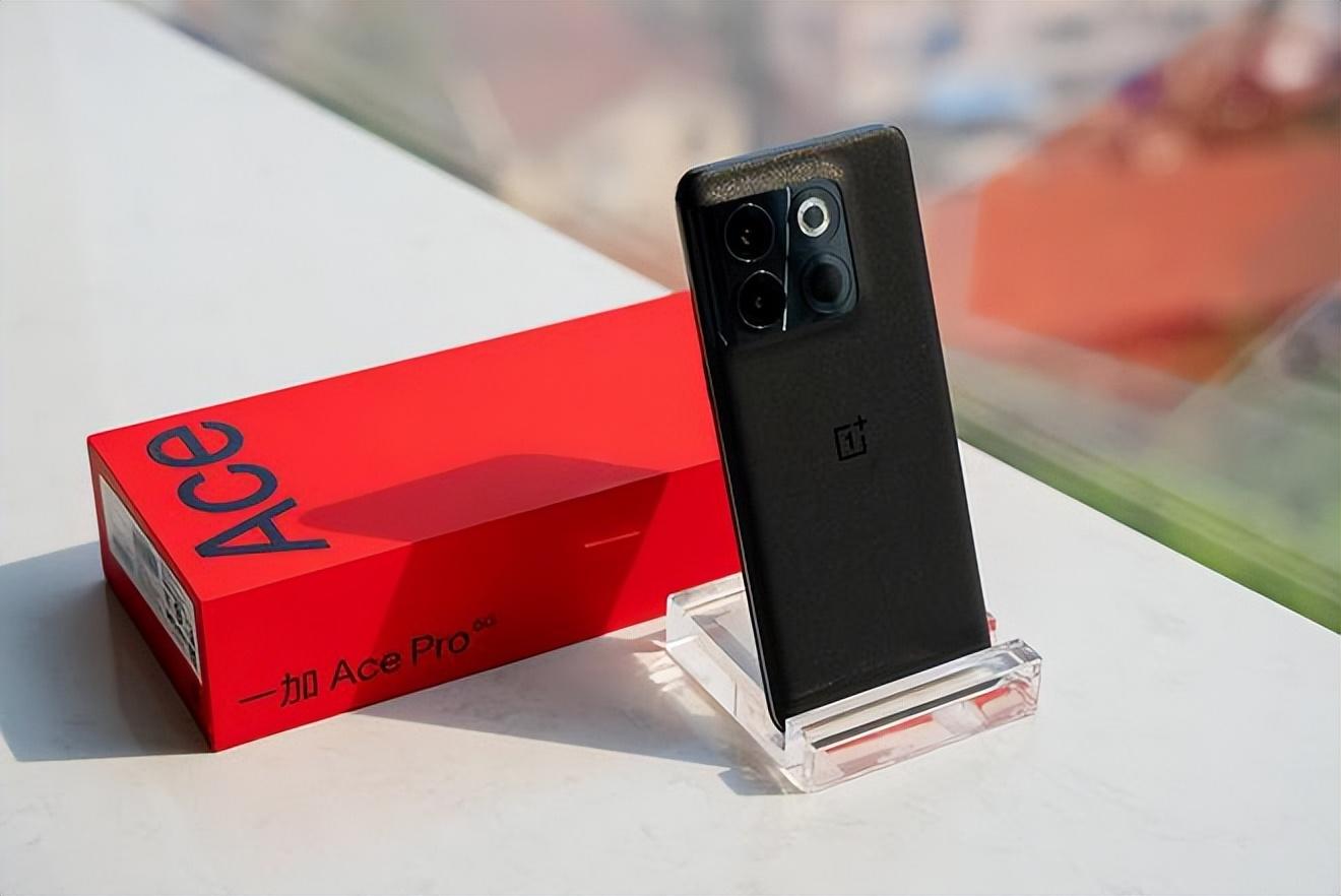 iPhone|iPhone领衔，未来两个月重点关注的三款手机：性能旗舰+影像旗舰