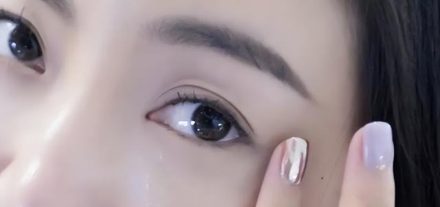 护肤品 月薪三千的女人，适合用这几种护肤品，性价比超高