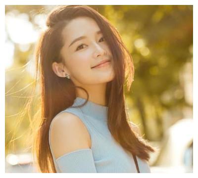 李沁|12年前她给李沁做配角，8年后李沁给她做配角，现如今逆袭成女王