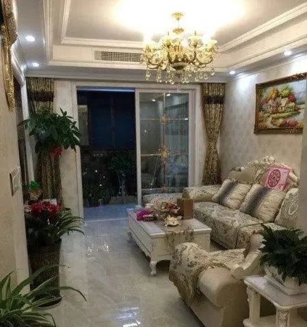 老公只不过在客厅和阳台间做个隔断门,冬暖夏热还漂亮,太机智了