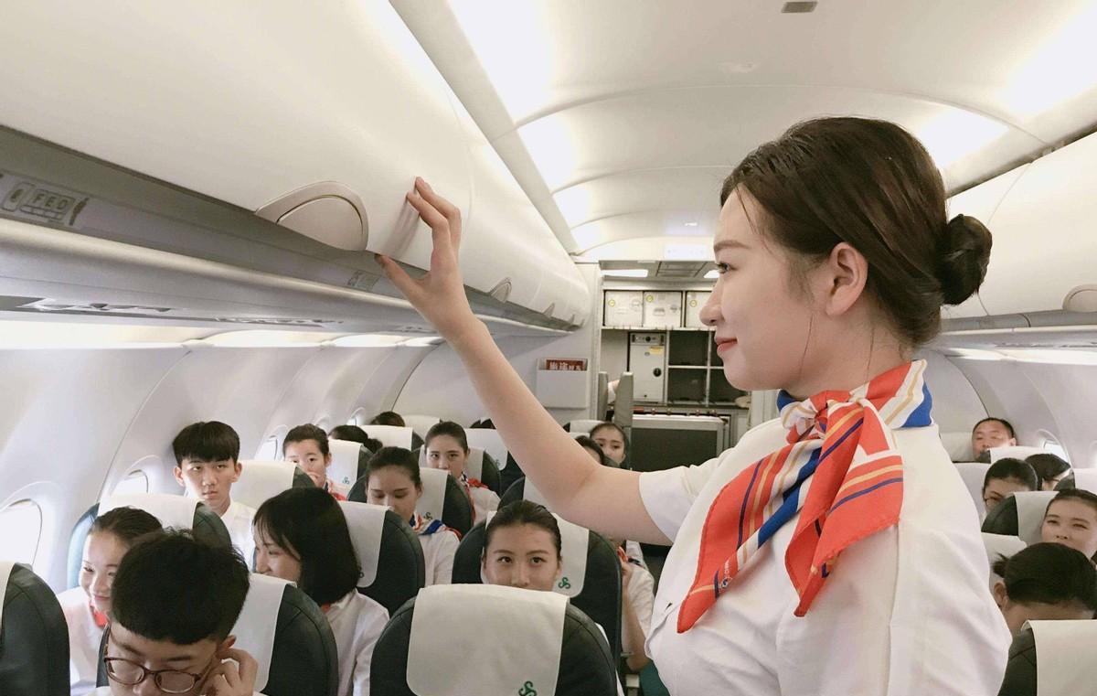 都下班了,为何空姐不回家而去酒店住?空姐表示:情非得已
