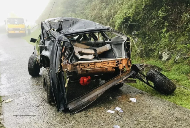 古力娜扎|男星萧闳仁车祸坠山谷!车翻10圈严重变形玻璃粉碎,5人全受伤