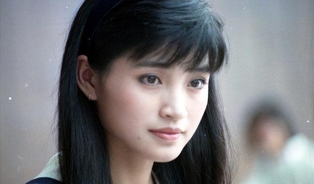 方季惟:事业巅峰身患癌症,迷倒众人却终身不嫁,55岁过成这样!